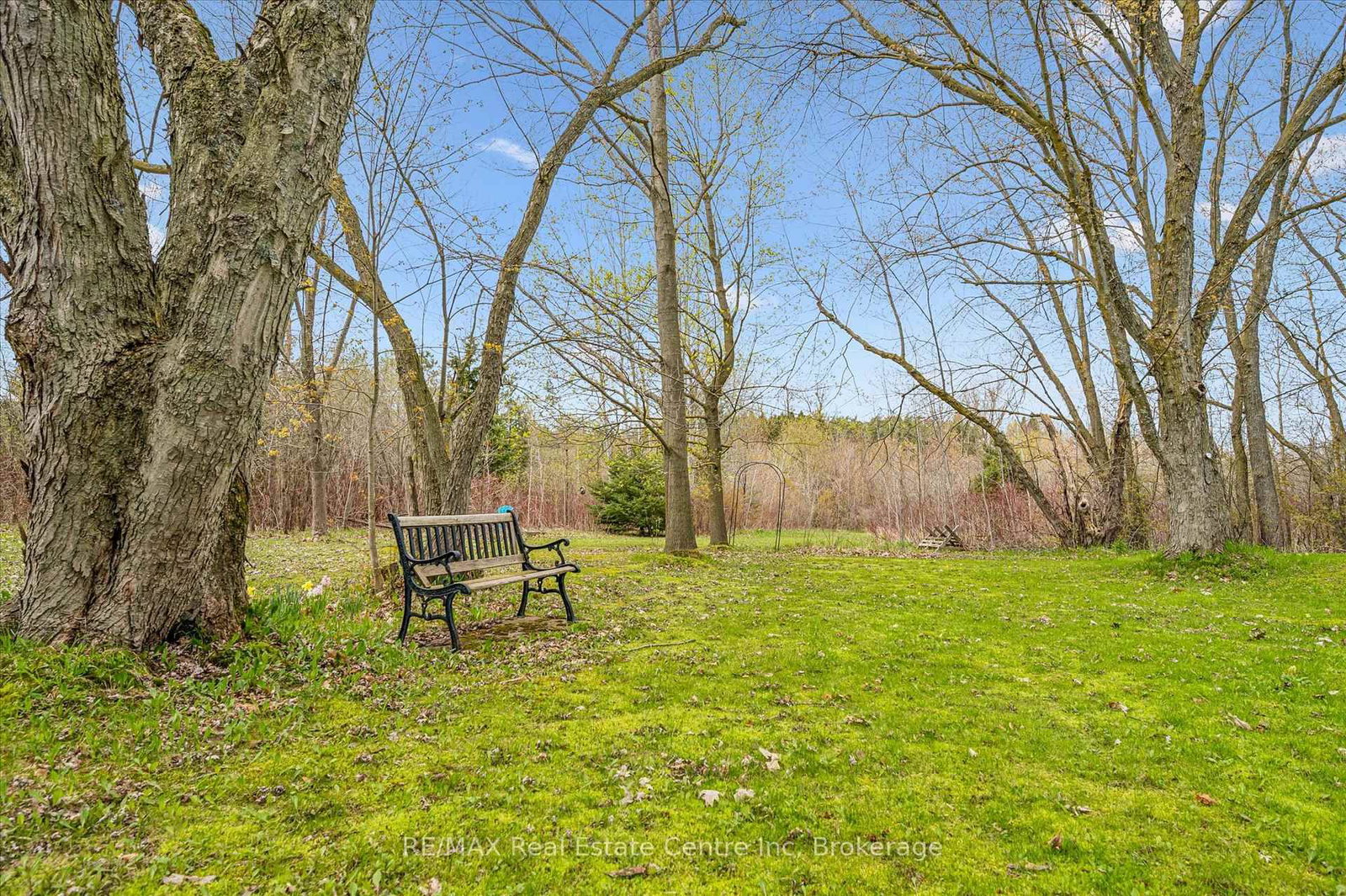 8420 Eramosa-Garafraxa Townline • Centre Wellington, ON photo 36