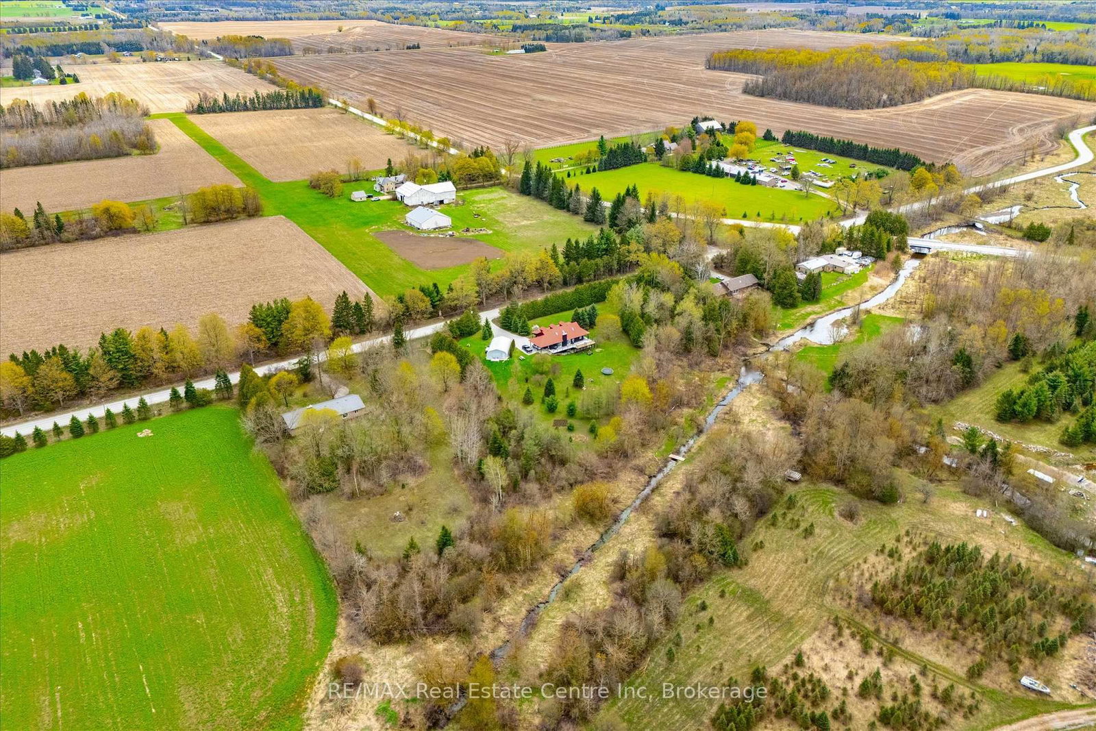 8420 Eramosa-Garafraxa Townline • Centre Wellington, ON photo 43