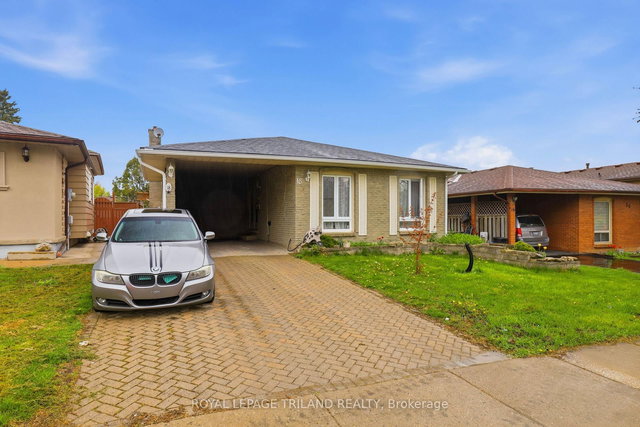 18 Tumbleweed Crescent