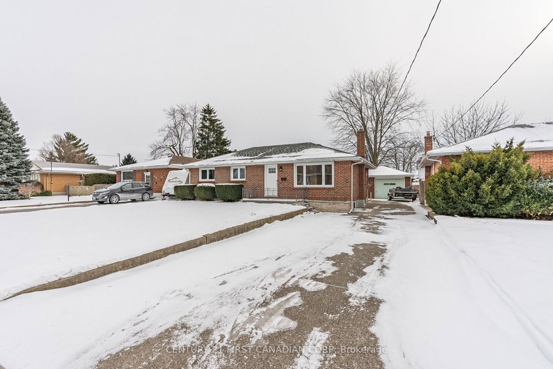 home for lease on Upper-177 Myrtle Street
