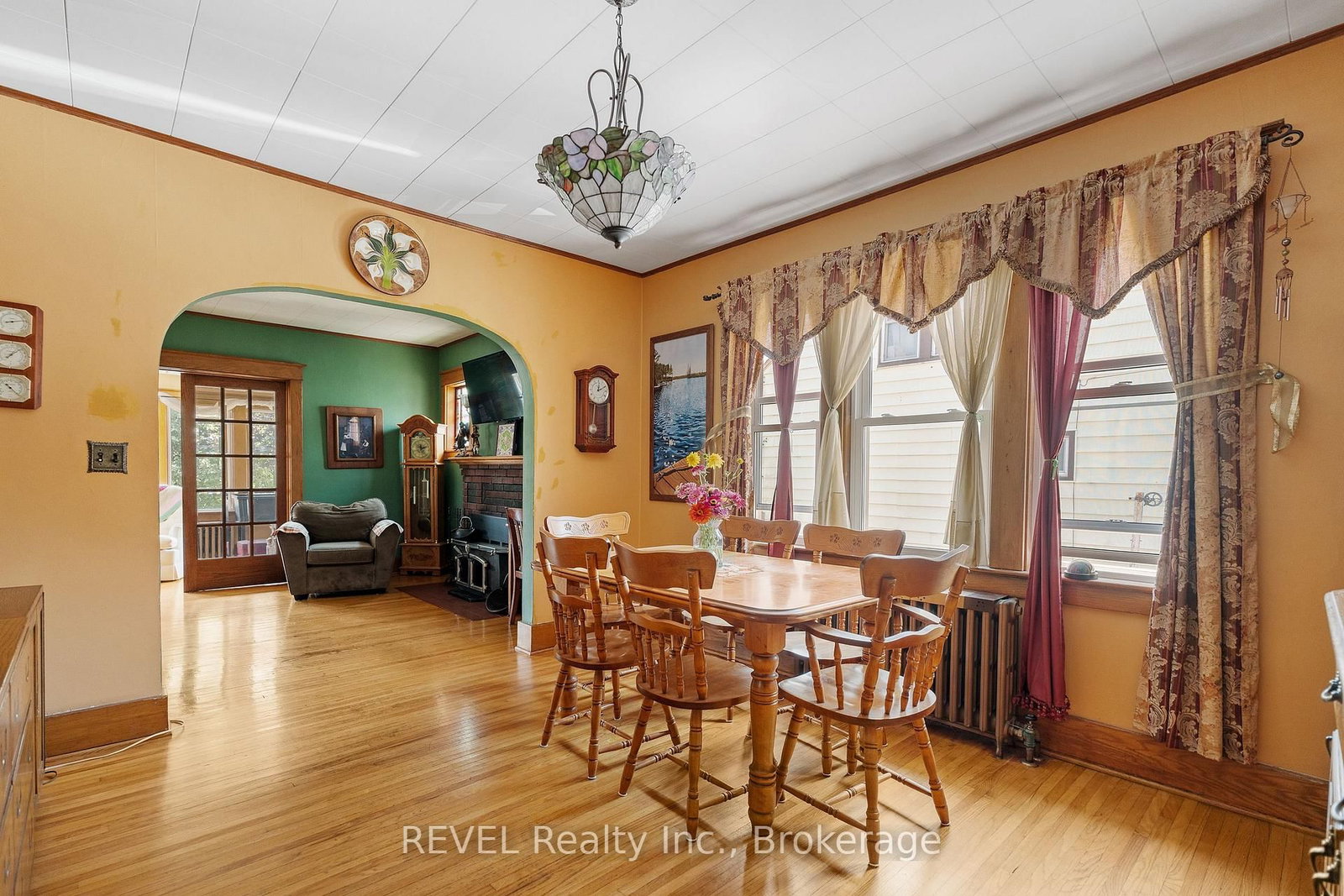 208 NORTH Street • Fort Erie, ON photo 13