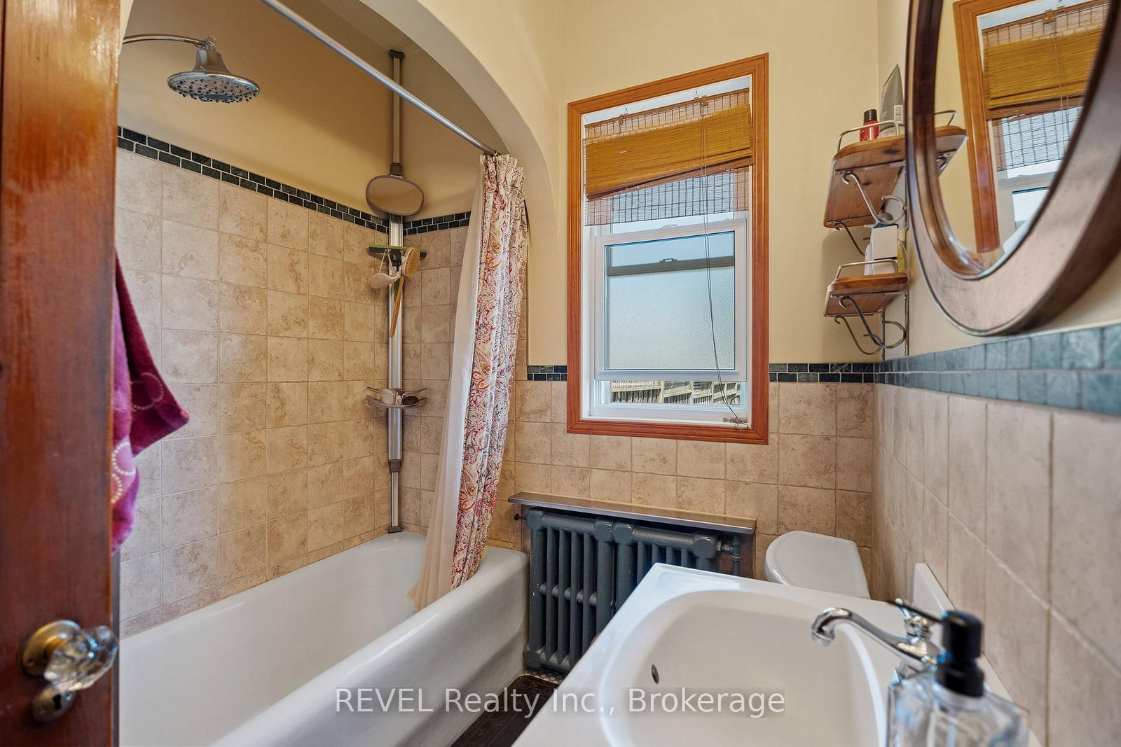 208 NORTH Street • Fort Erie, ON photo 14