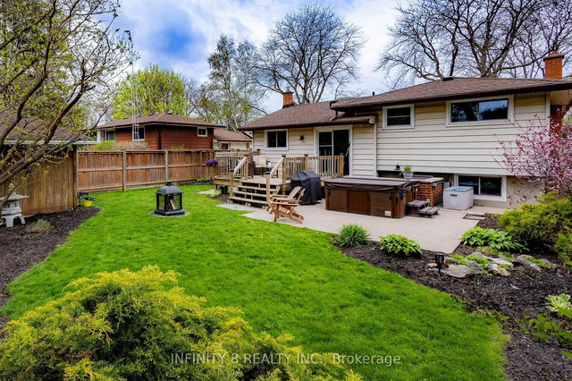 38 Crescentwood Drive E
