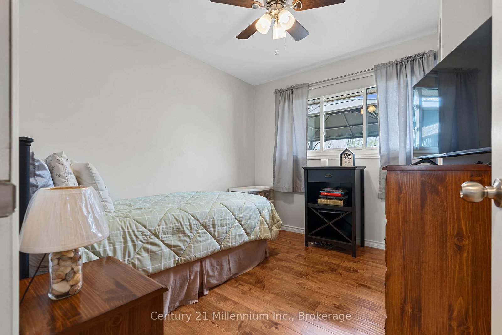 871 W 16th Street • Georgian Bluffs, ON photo 19