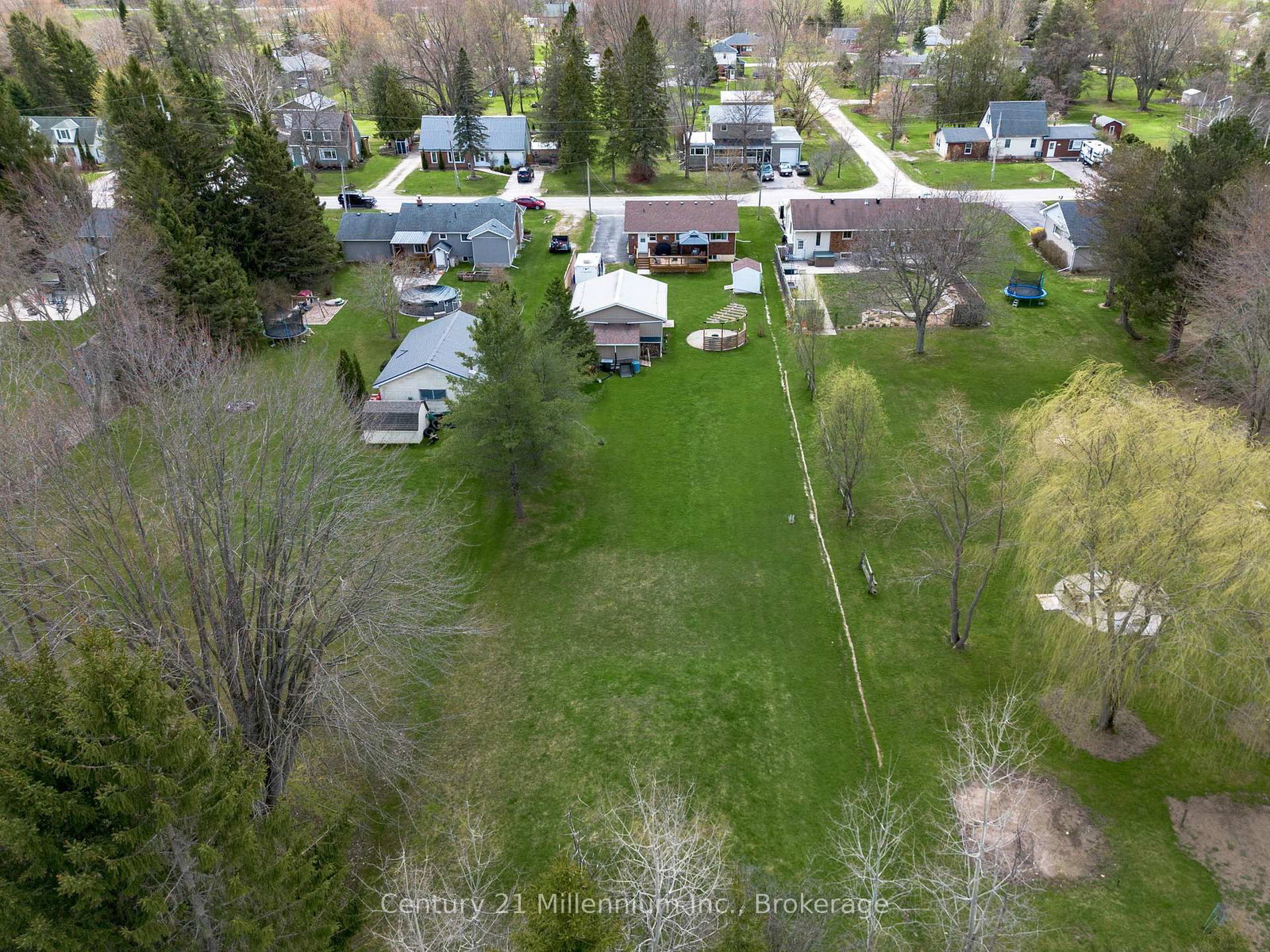 871 W 16th Street • Georgian Bluffs, ON photo 47
