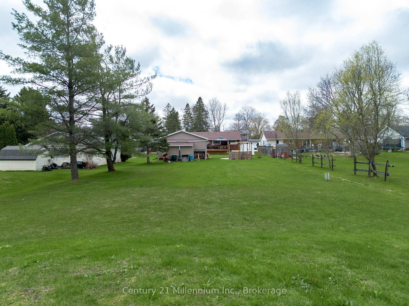 871 W 16th Street • Georgian Bluffs, ON photo 50