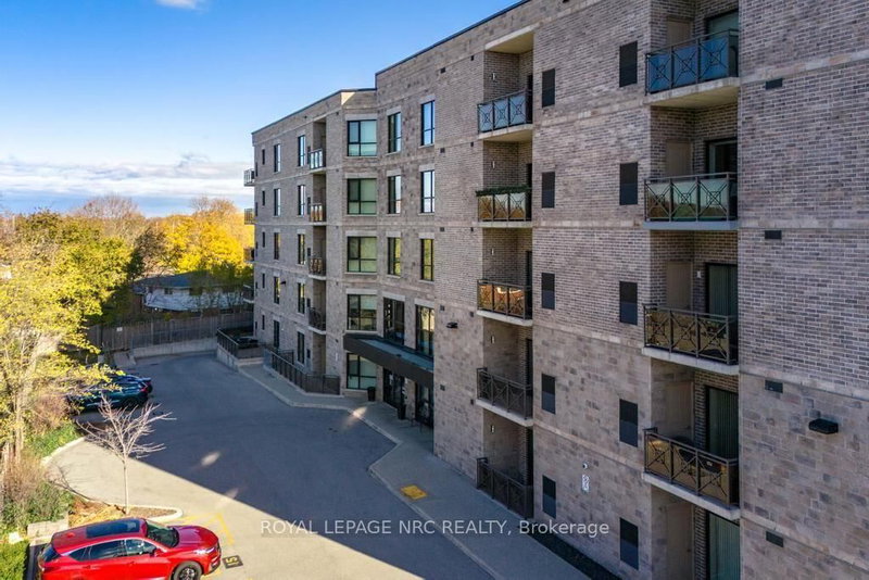 305 - 379 Scott Street