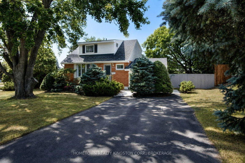 home for sale on 633 Fleet Street