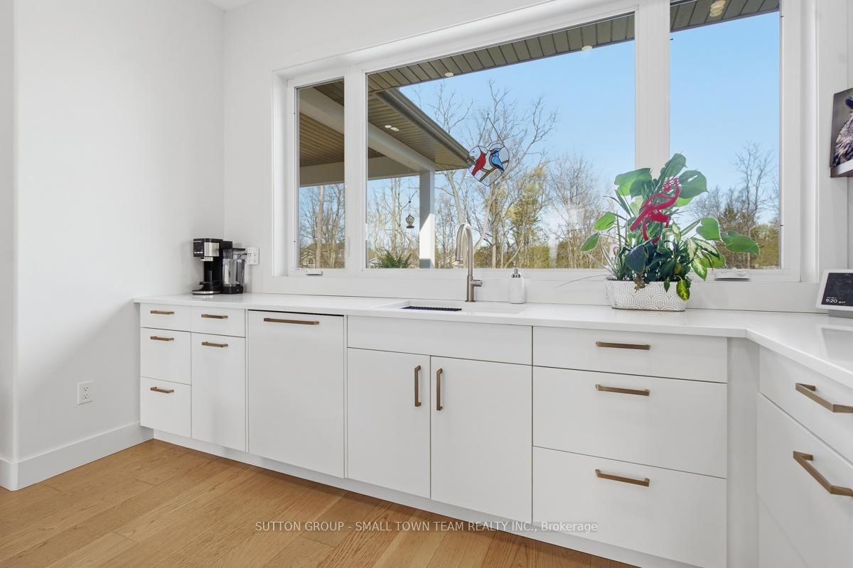 31 CREEK SIDE Place • Lambton Shores, ON photo 12