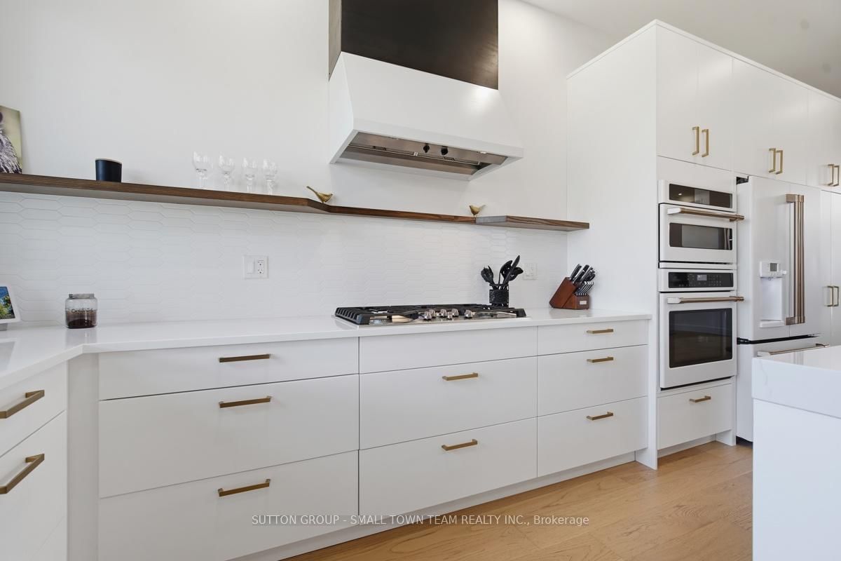 31 CREEK SIDE Place • Lambton Shores, ON photo 13