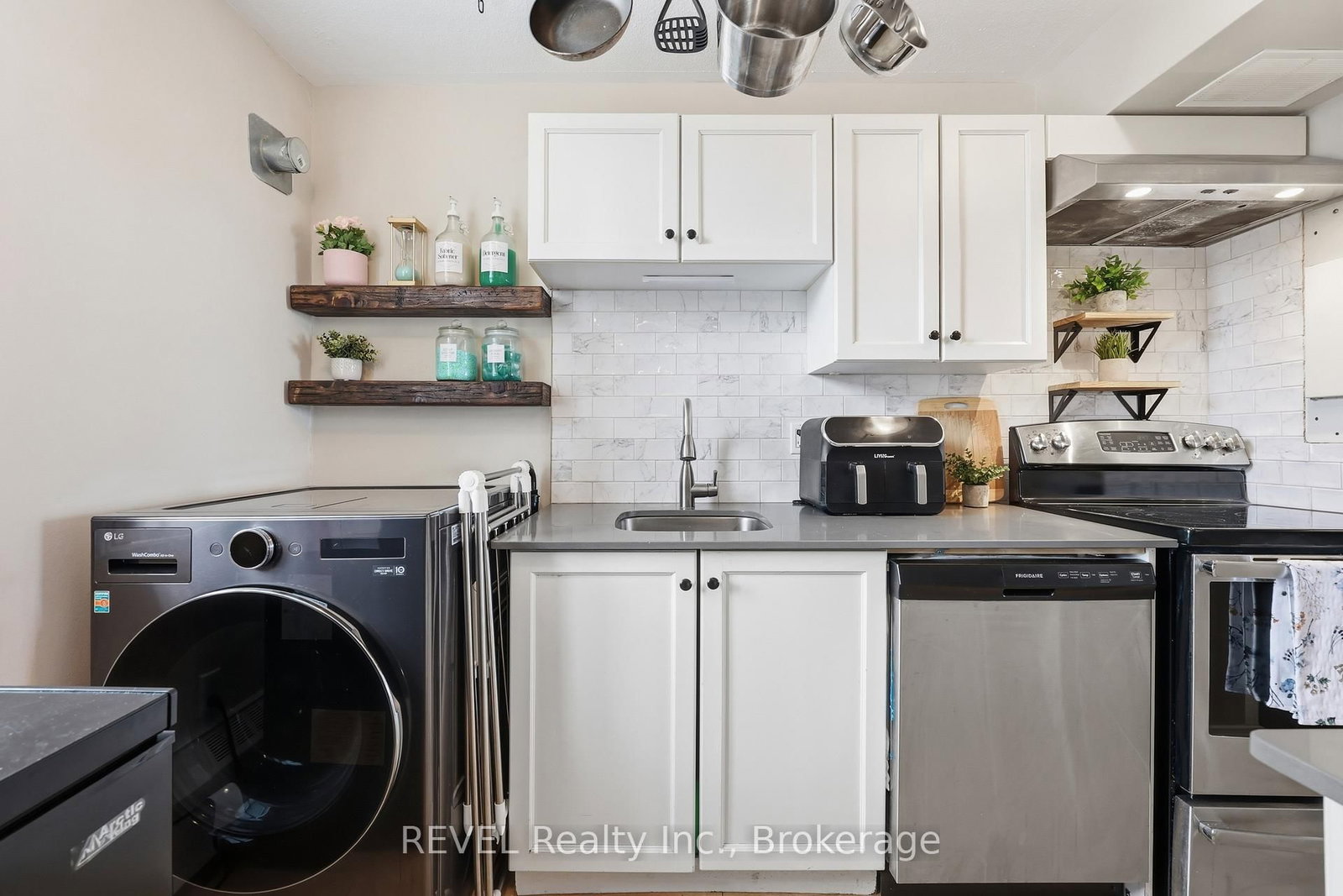 350 Quigley Road, Unit 824 - Photo 10