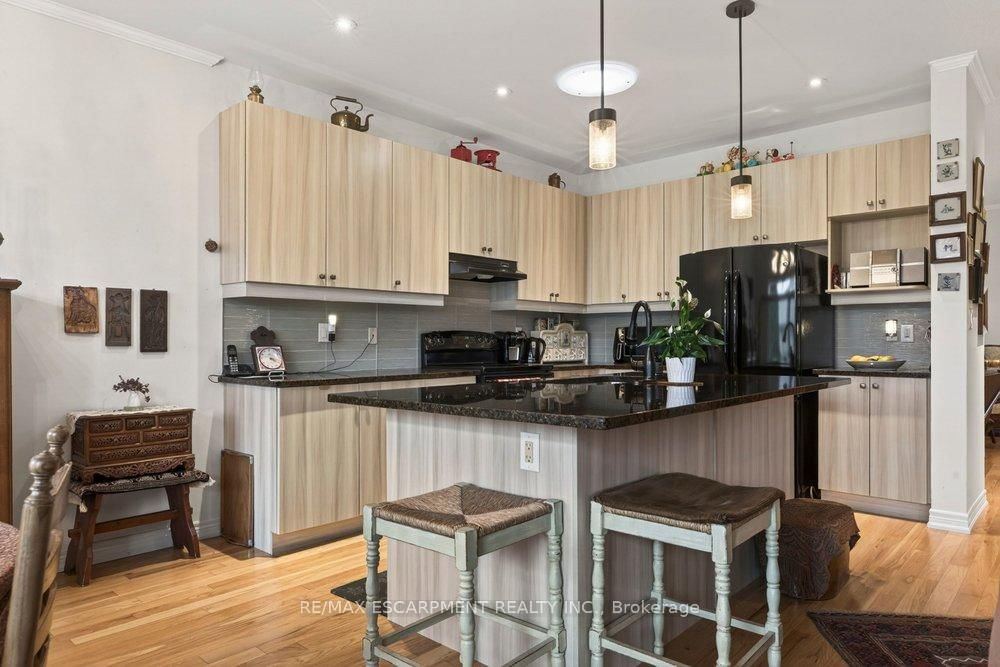 30 GALLOWAY Trail • Welland, ON photo 6