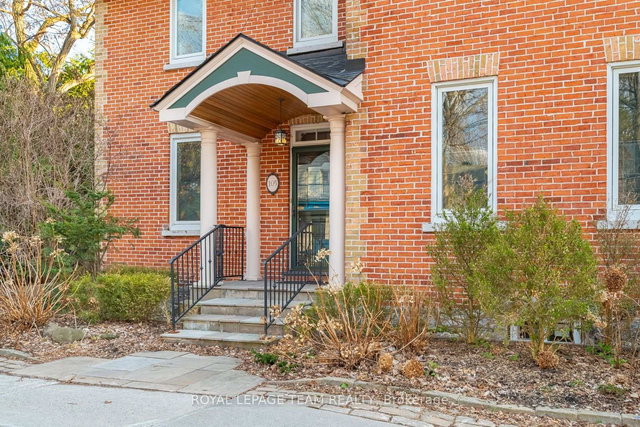 105 Crichton Street