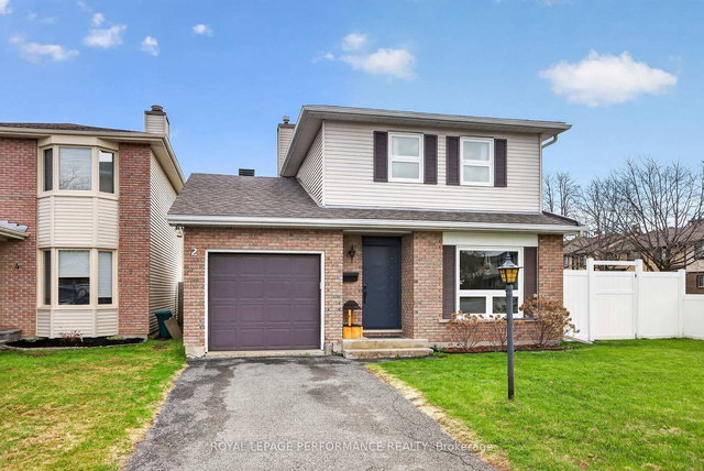 2 Canbury Crescent