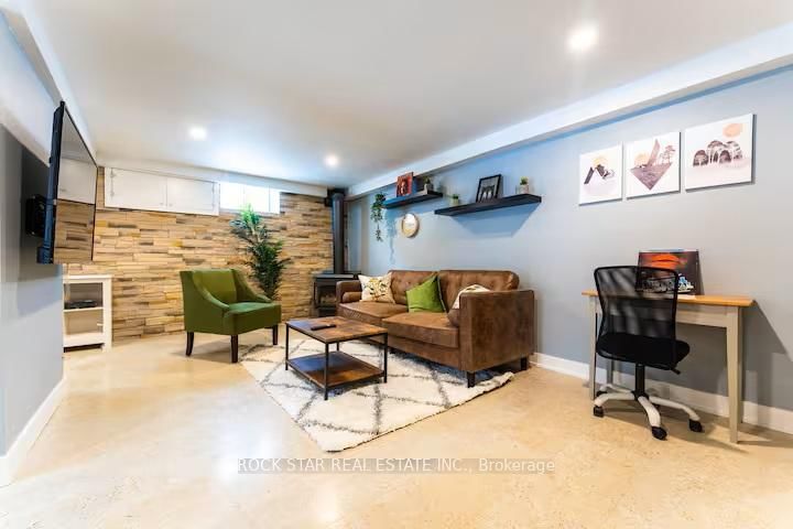 Listing Image 22