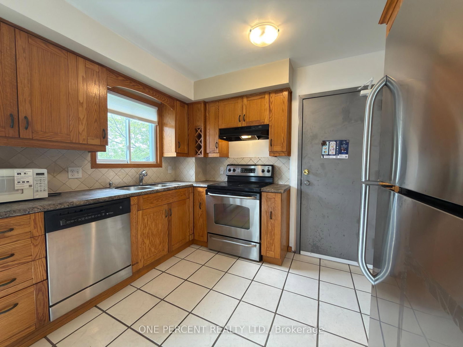 99 Louth Street • St. Catharines, ON photo 6