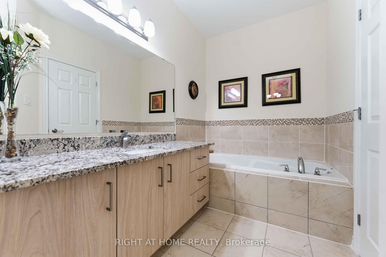 259 Shinny Avenue • Ottawa, ON photo 24