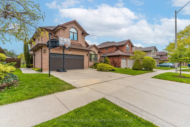 98 Glenhollow Drive