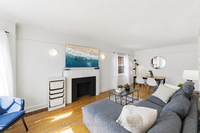 8 Barons Avenue S