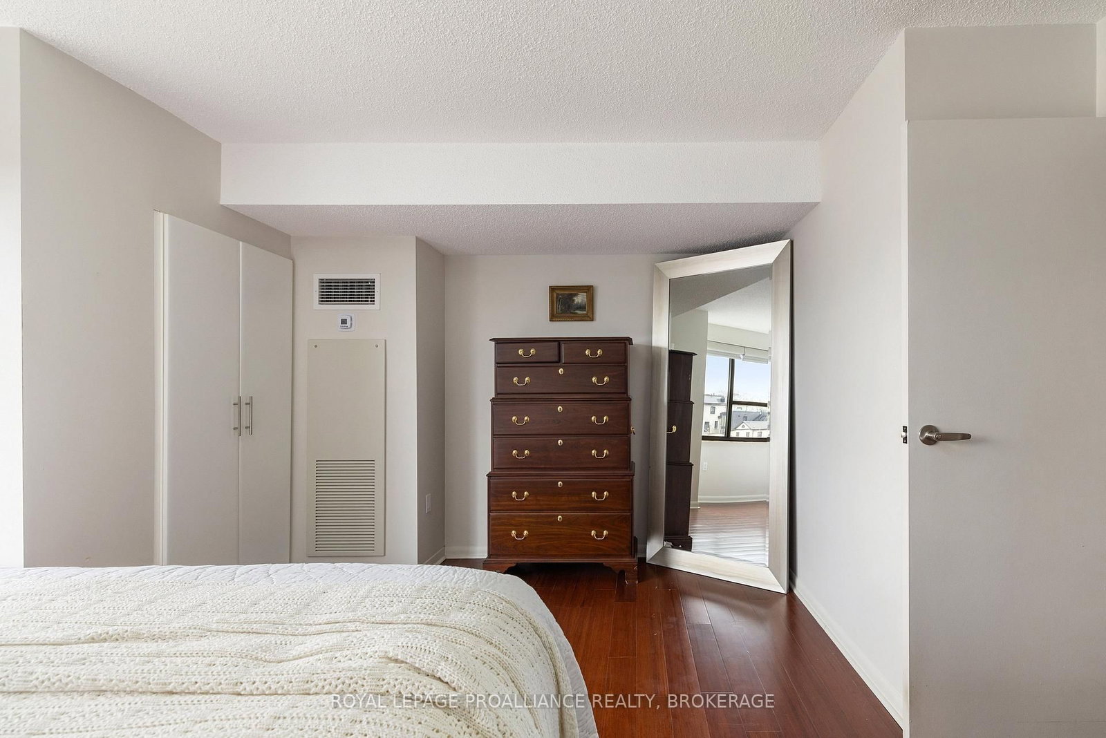 165 Ontario Street, Unit 301 - Photo 21