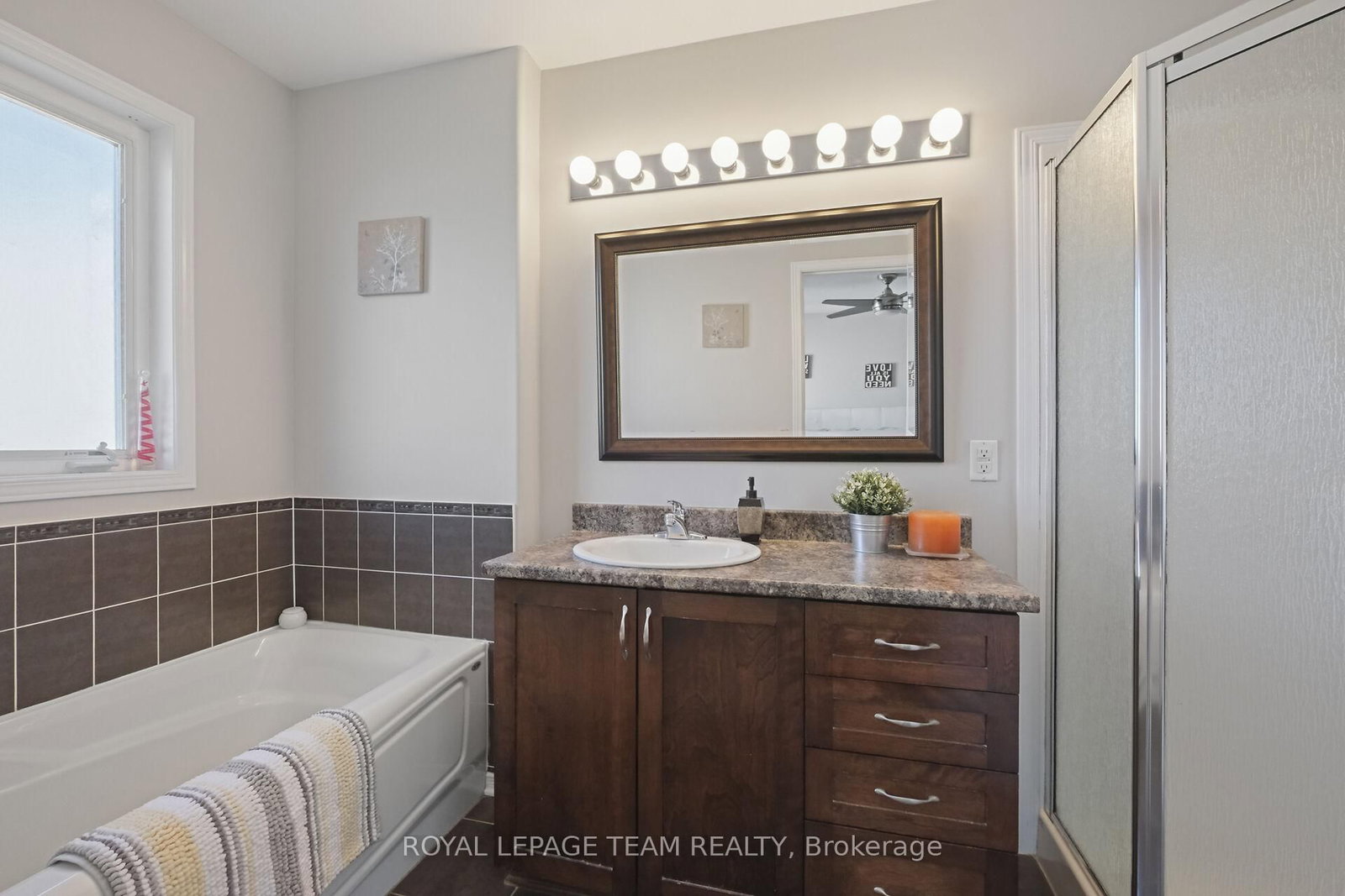 215 Parkrose Private • Ottawa, ON photo 22
