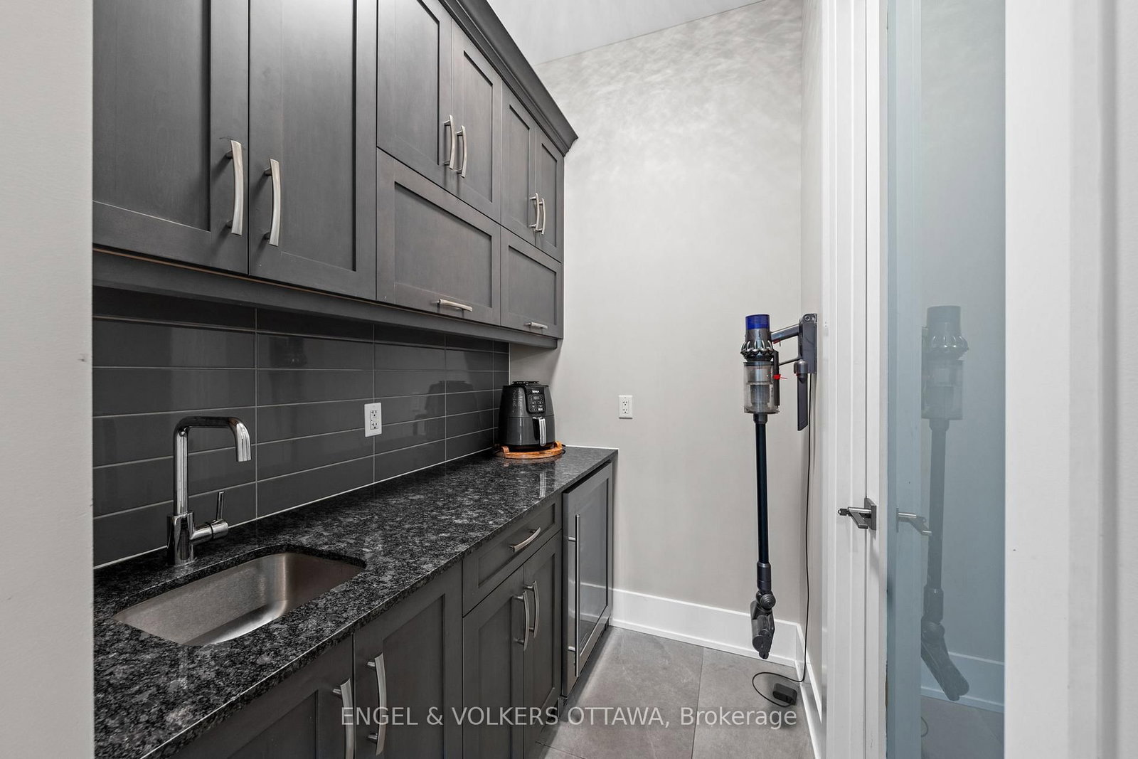 15 Tierney Drive • Nepean, ON photo 14