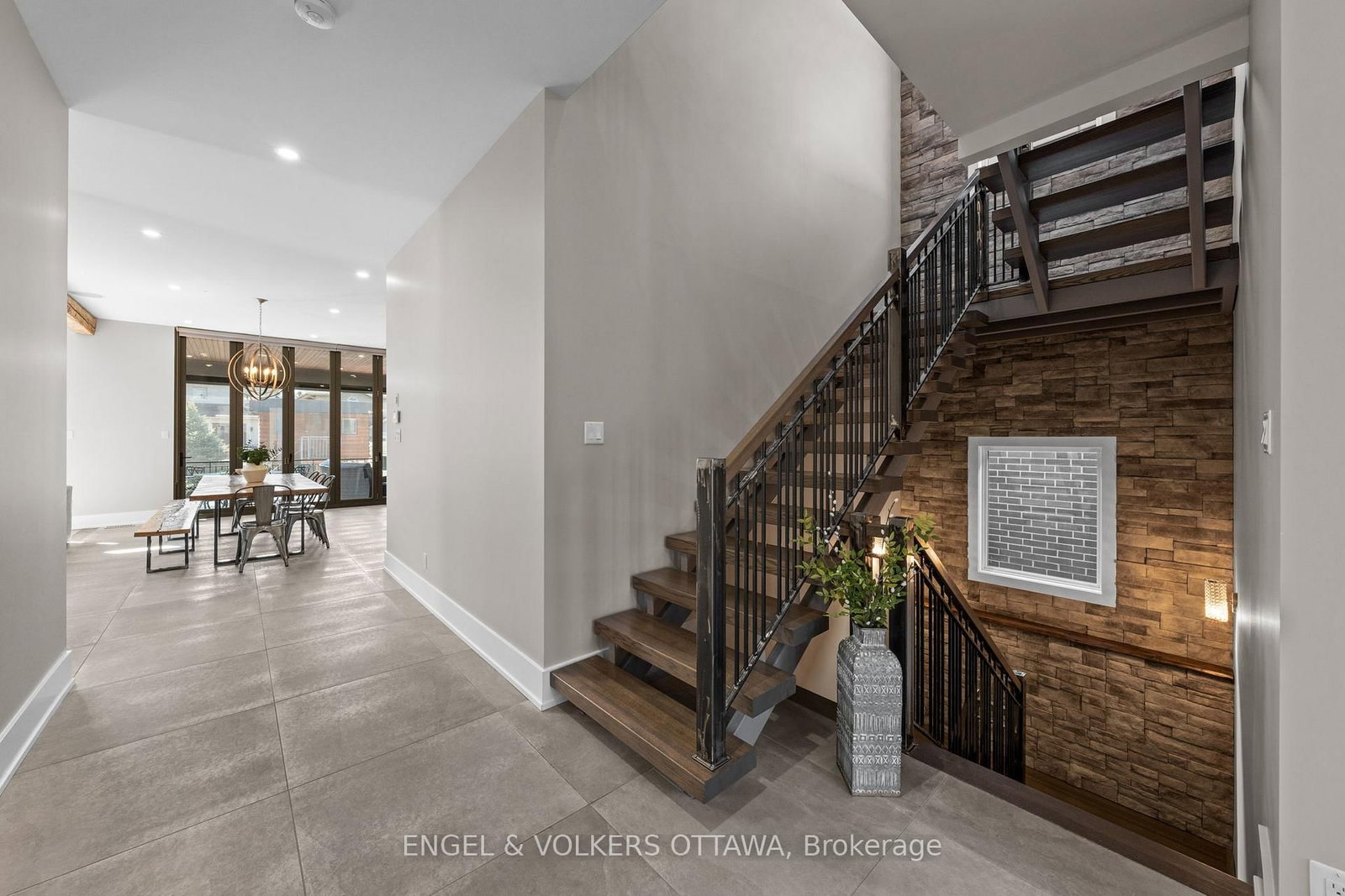 15 Tierney Drive • Nepean, ON photo 4