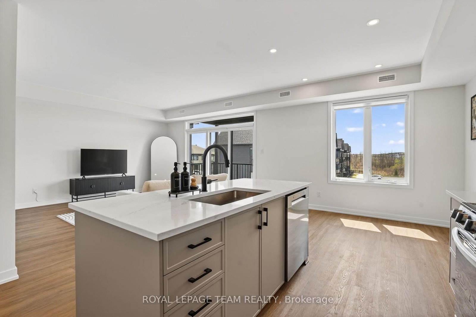 830 Roger Griffiths Avenue, Unit C - Photo 11