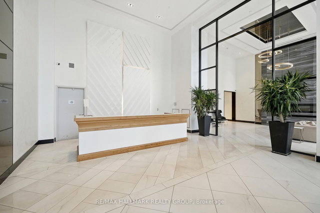 106 - 255 Bay Street
