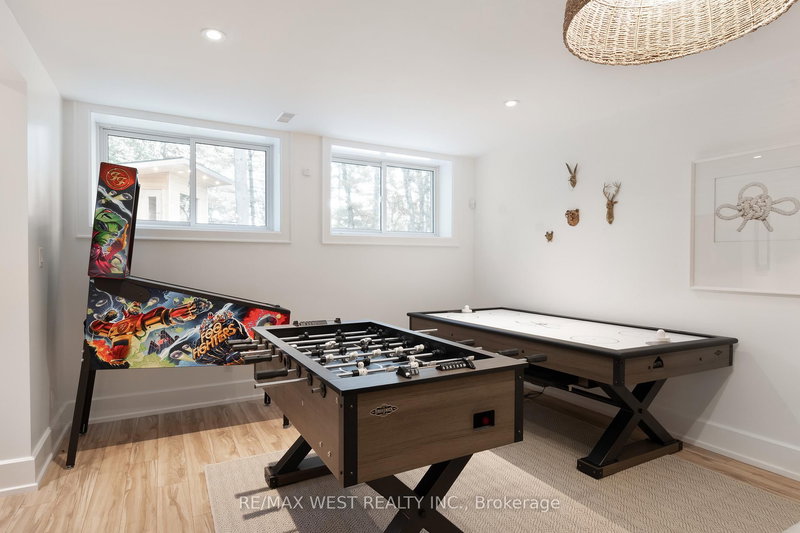 1078 Woodwinds Rd, Muskoka Lakes, Ontario