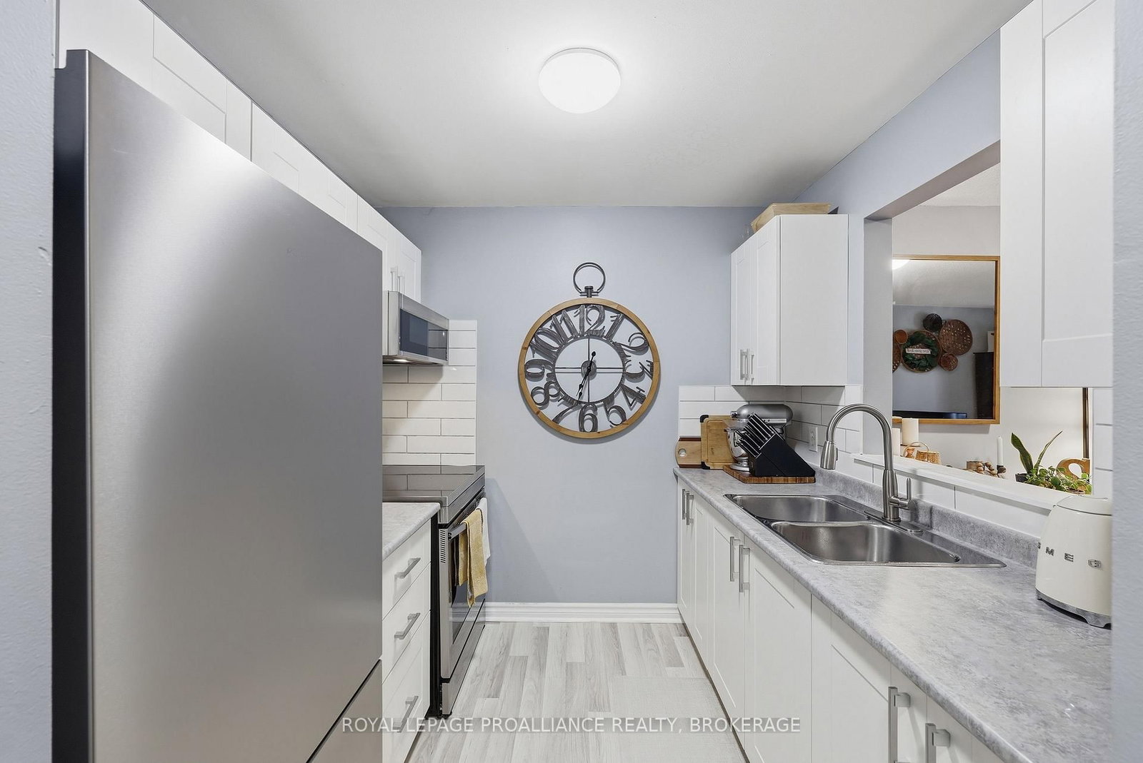 580 Armstrong Road, Unit 201 - Photo 21