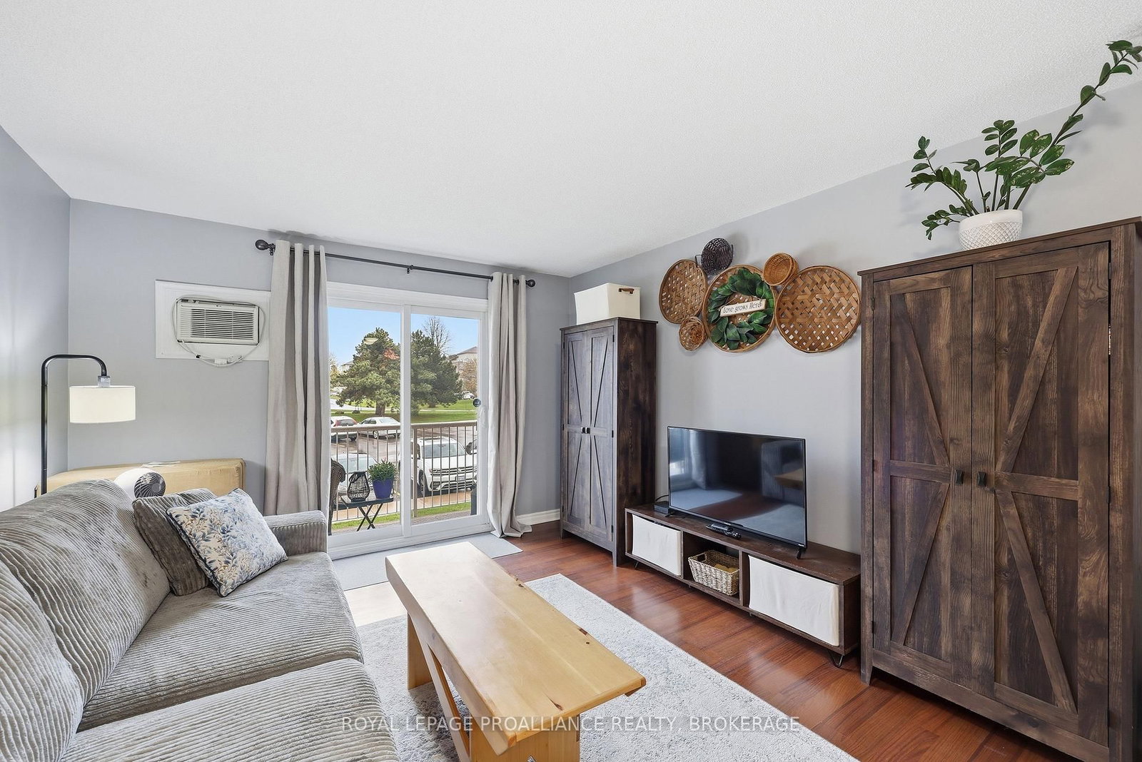 580 Armstrong Road, Unit 201 - Photo 26