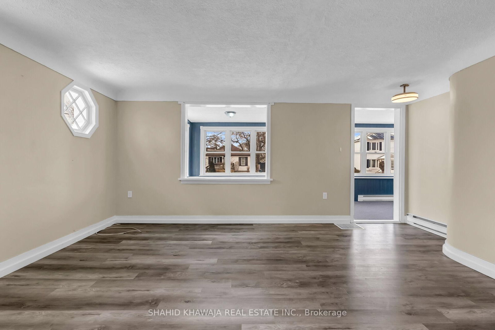 22 Lyons Avenue • Welland, ON photo 10
