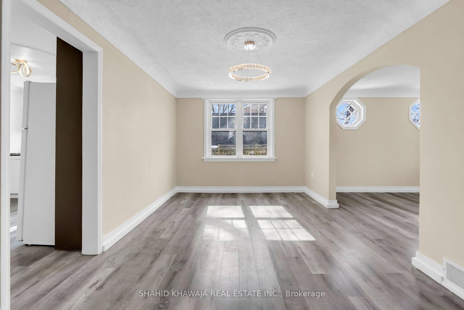 22 Lyons Avenue • Welland, ON photo 12
