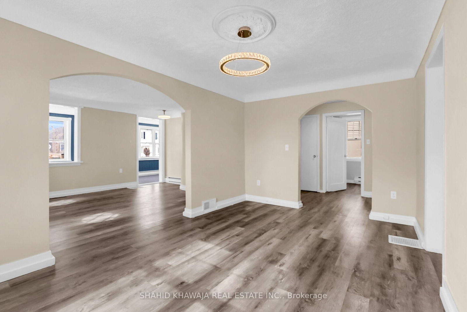 22 Lyons Avenue • Welland, ON photo 13