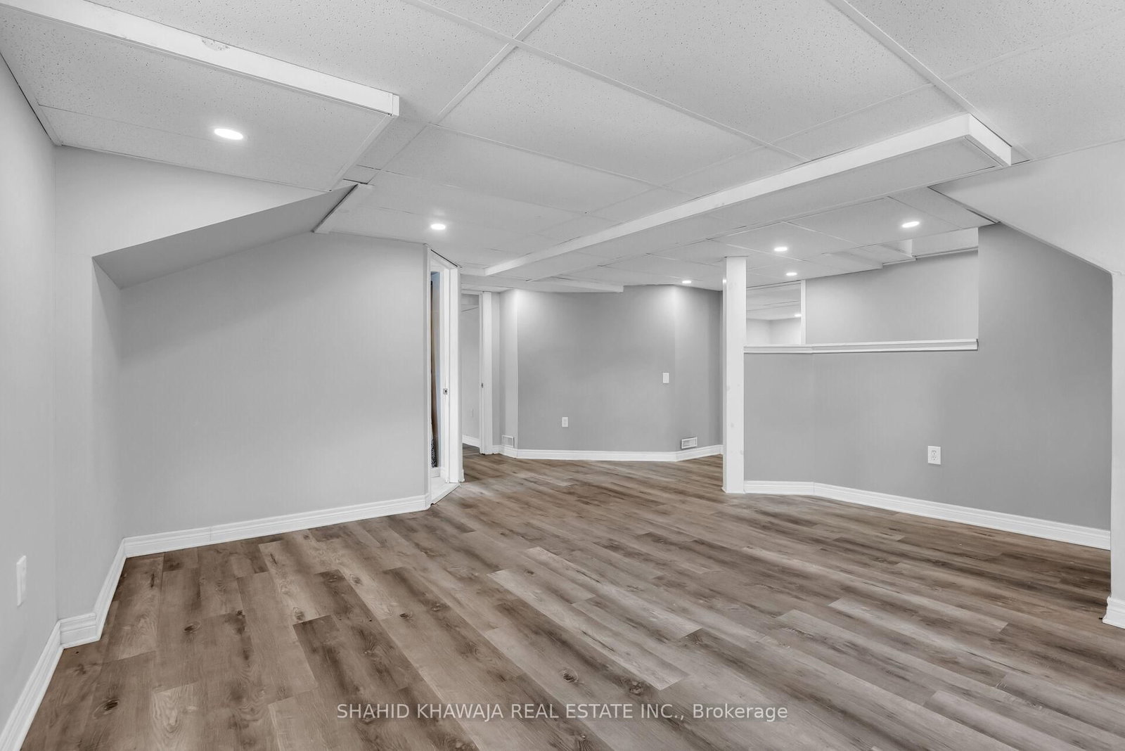 22 Lyons Avenue • Welland, ON photo 24