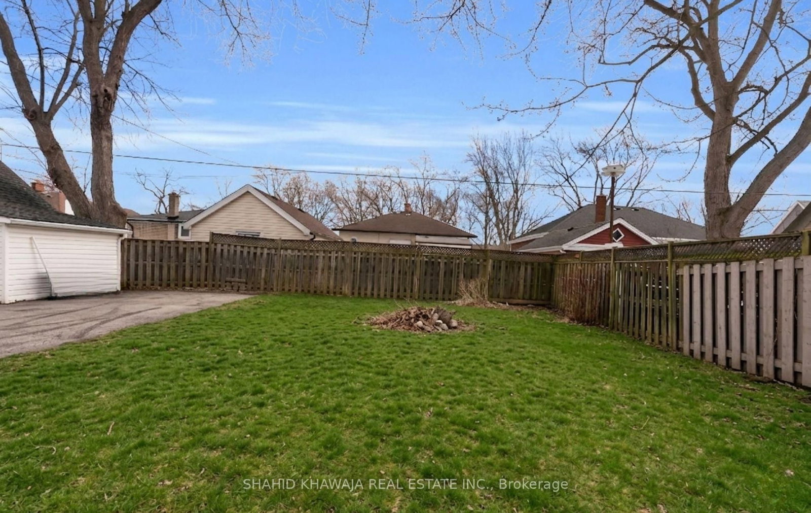 22 Lyons Avenue • Welland, ON photo 47