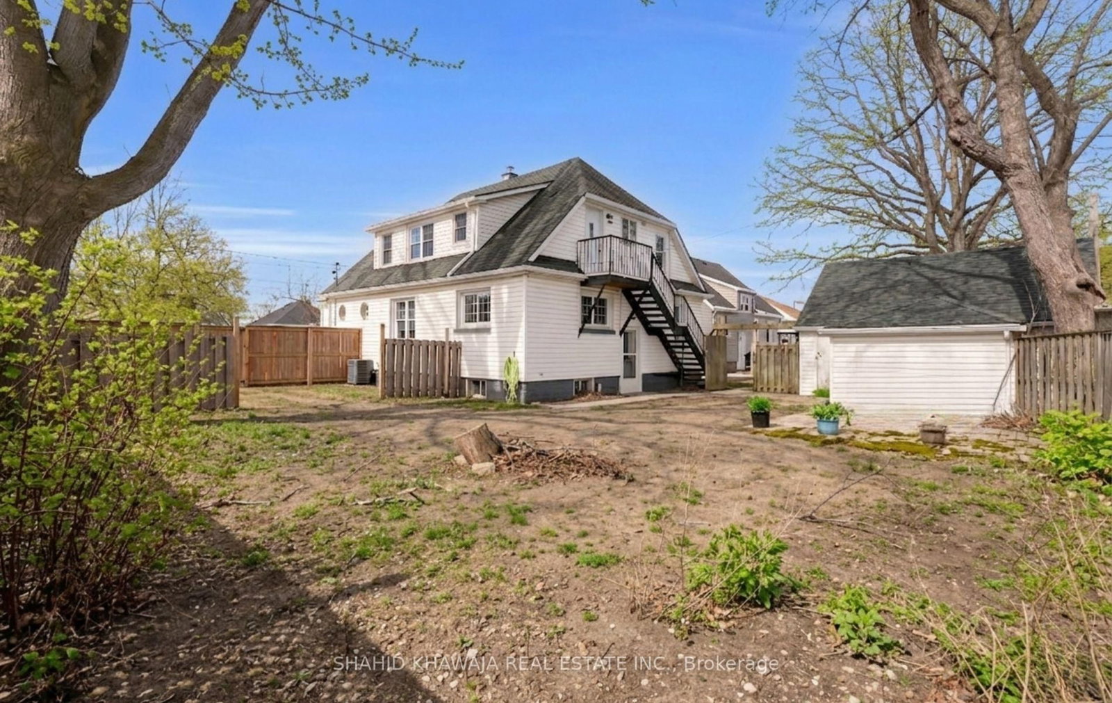 22 Lyons Avenue • Welland, ON photo 49