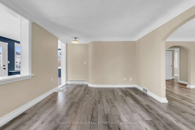 22 Lyons Avenue • Welland, ON photo 9