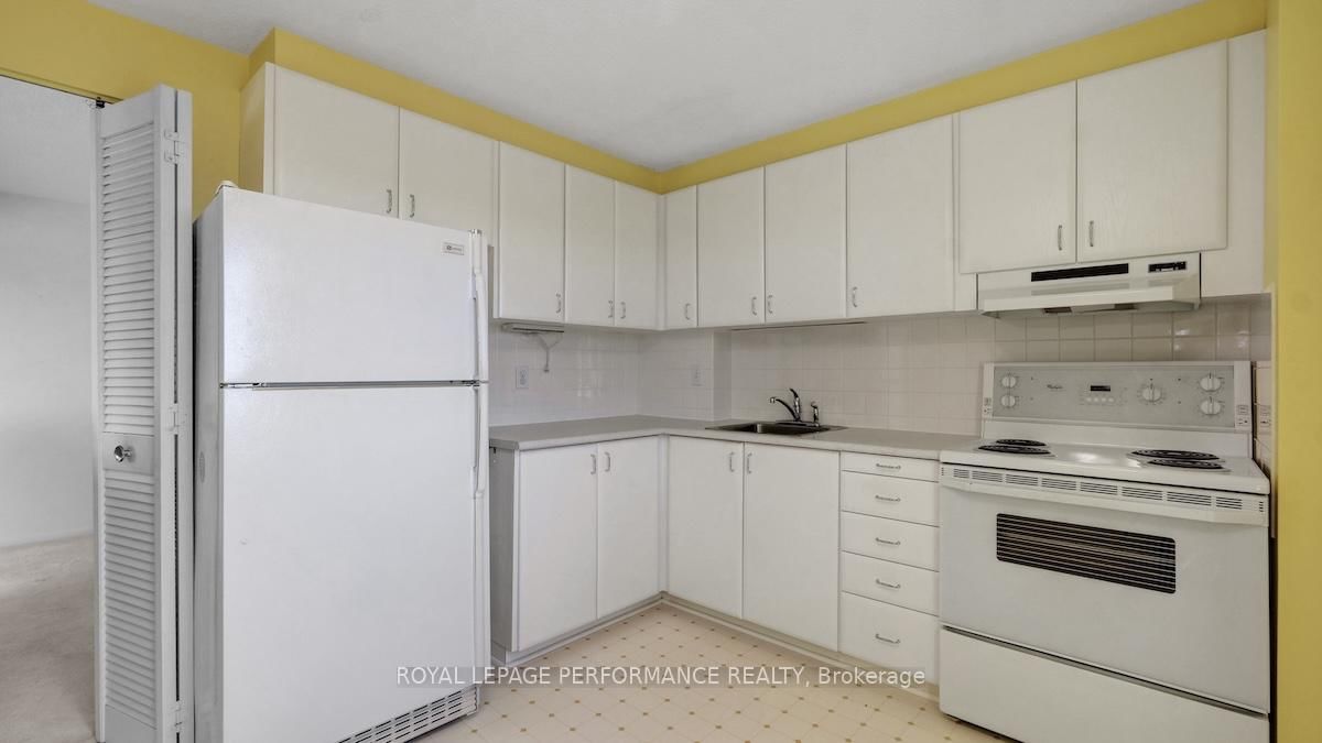 915 Elmsmere Road, Unit 903 - Photo 10
