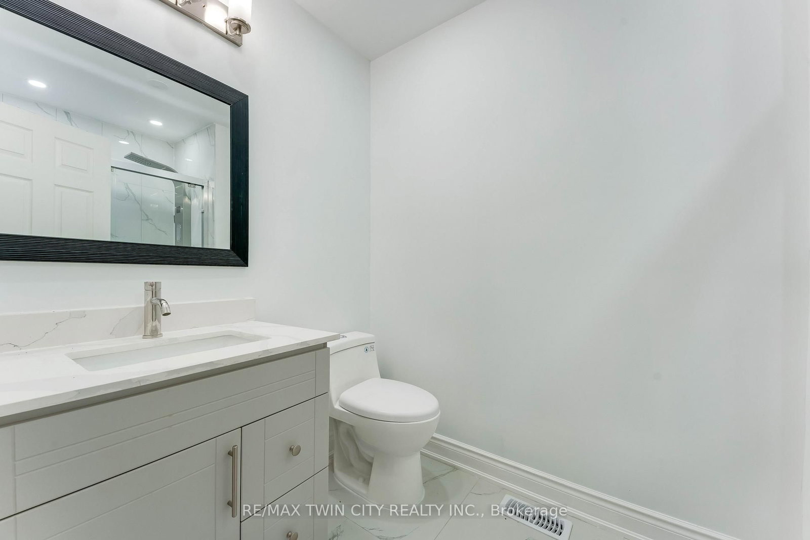 530 Fountain Street S - Photo 22