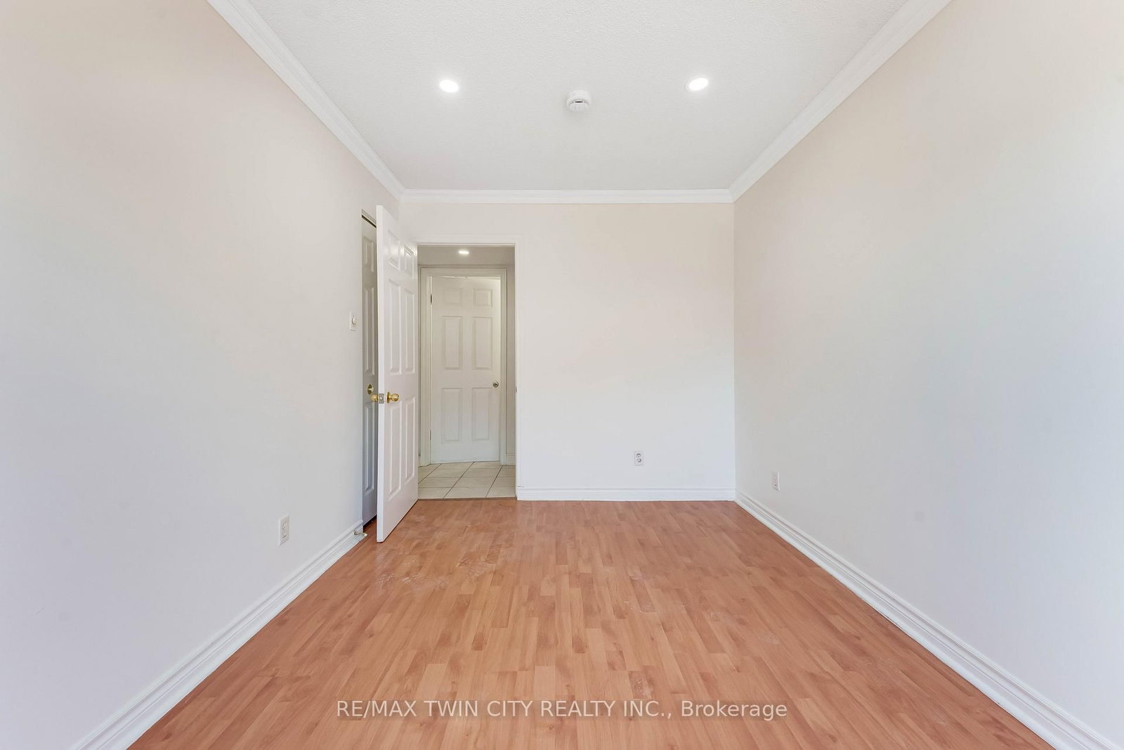 530 Fountain Street S - Photo 29