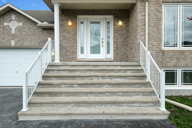 27 Manoir Street