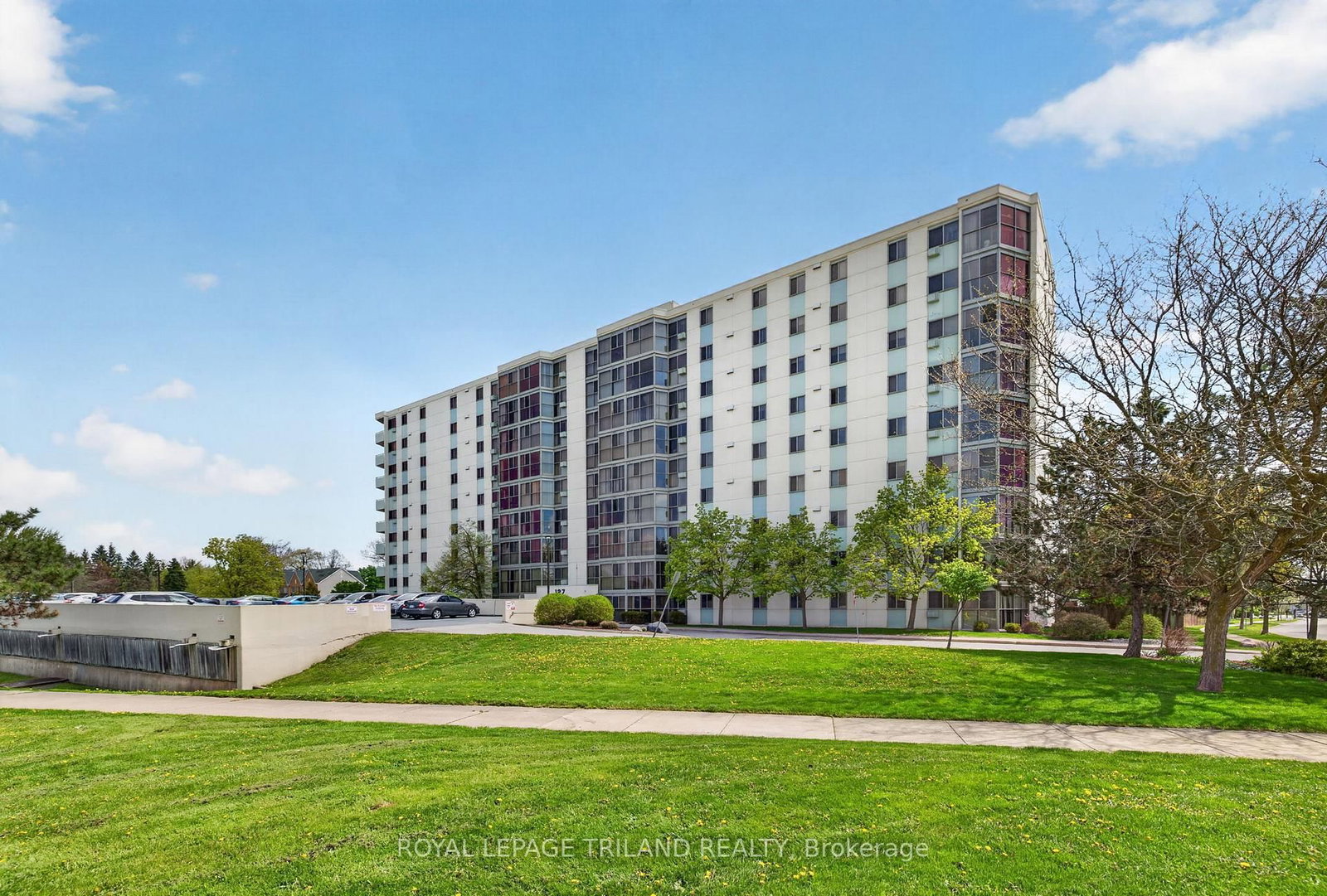 127 Belmont Drive • #810 • London South, ON photo 3