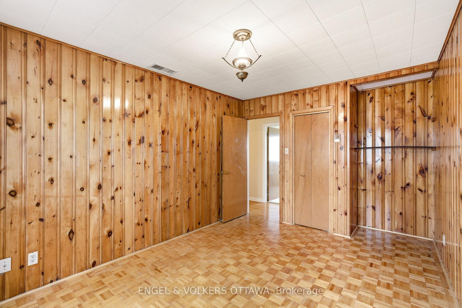 Listing Image 41
