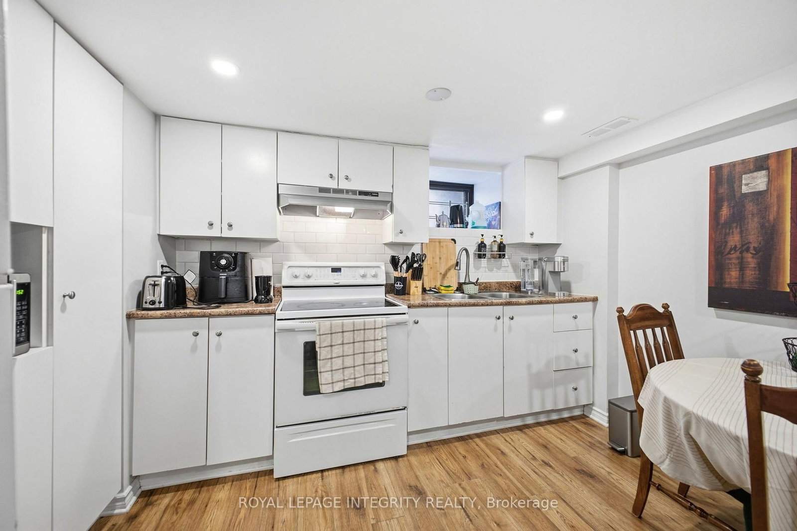 172 COBOURG Street, Unit B - Photo 12