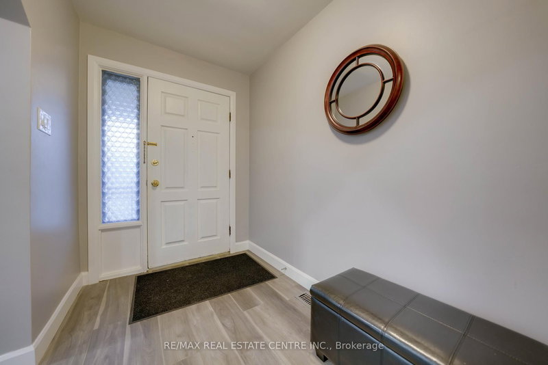 683 SEVENTH Ave S, Hamilton, L8V 1Z1 | Image 3