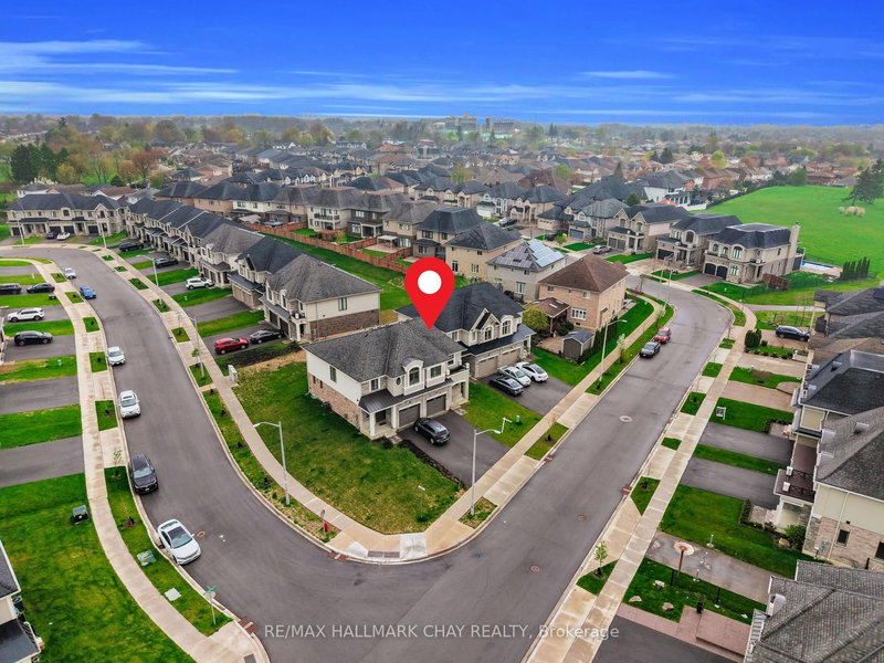 home for sale on 92 Aquasanta Crescent
