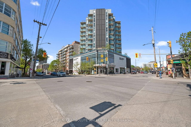 903 - 1227 Wellington Street W