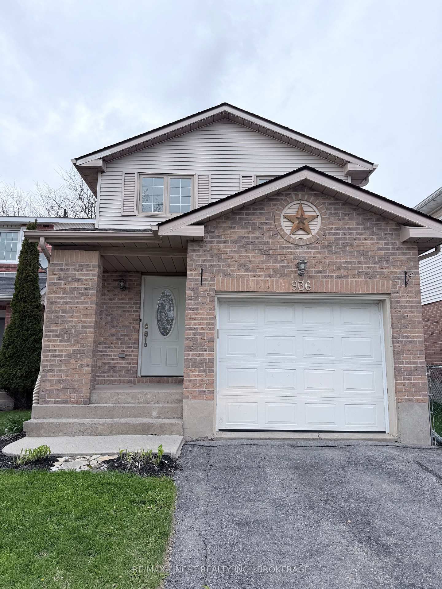 Detached House for sale at 936 Killarney Crescent, Kingston, Ontario, K7M 8E1 - East Gardiners Rd - MLS: X13097844